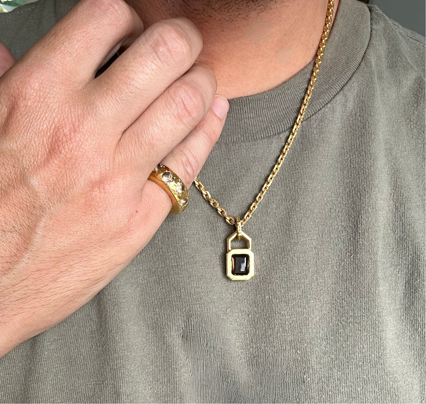 Epitome Pendant - 18kt