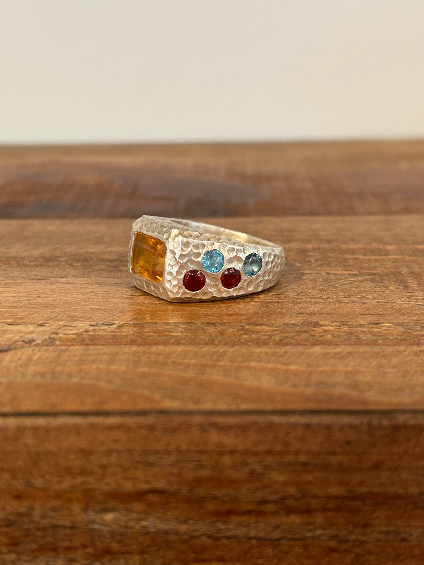 Leo Signet Gypsy