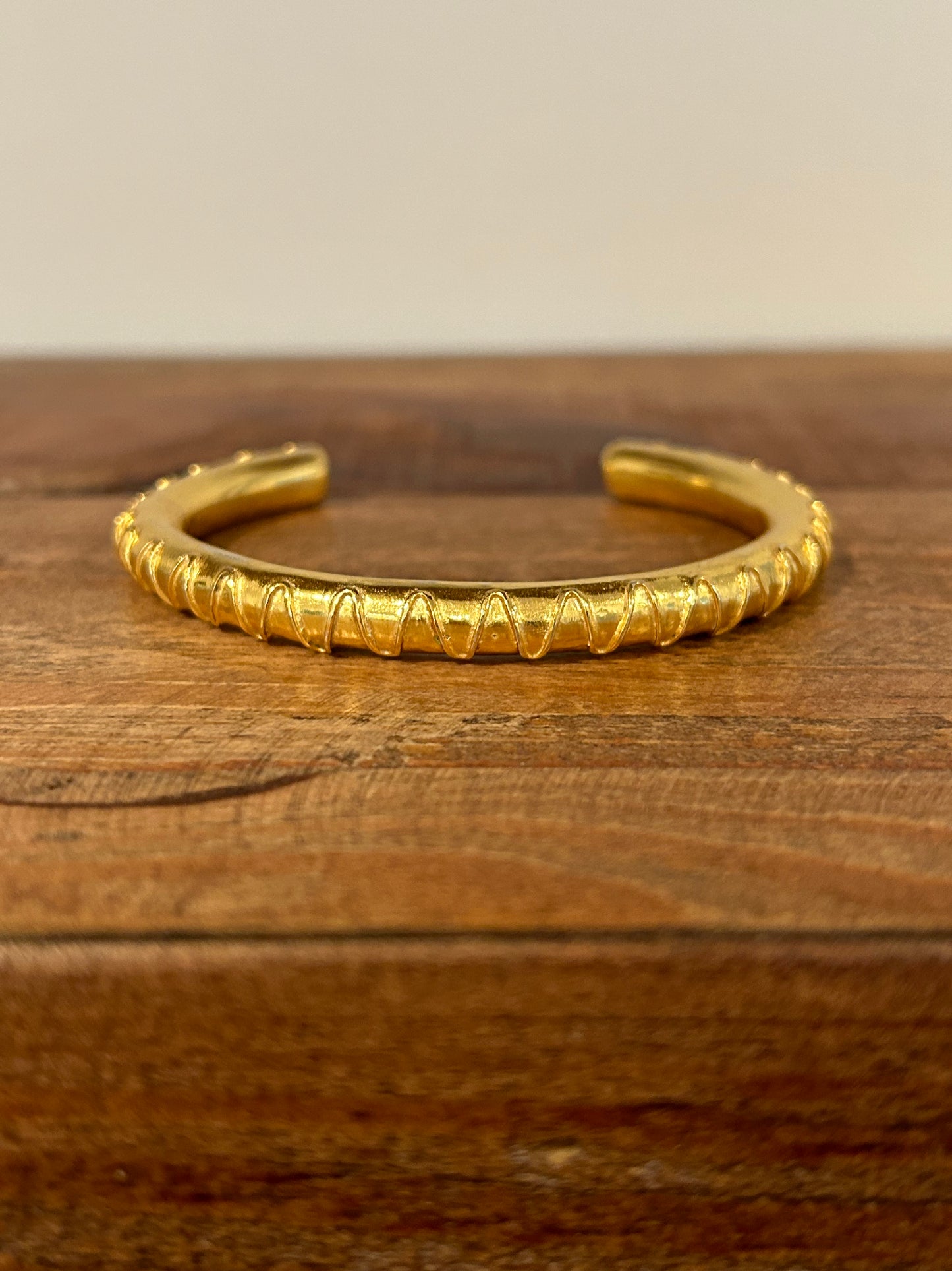Jacob Vine Cuff - 18kt
