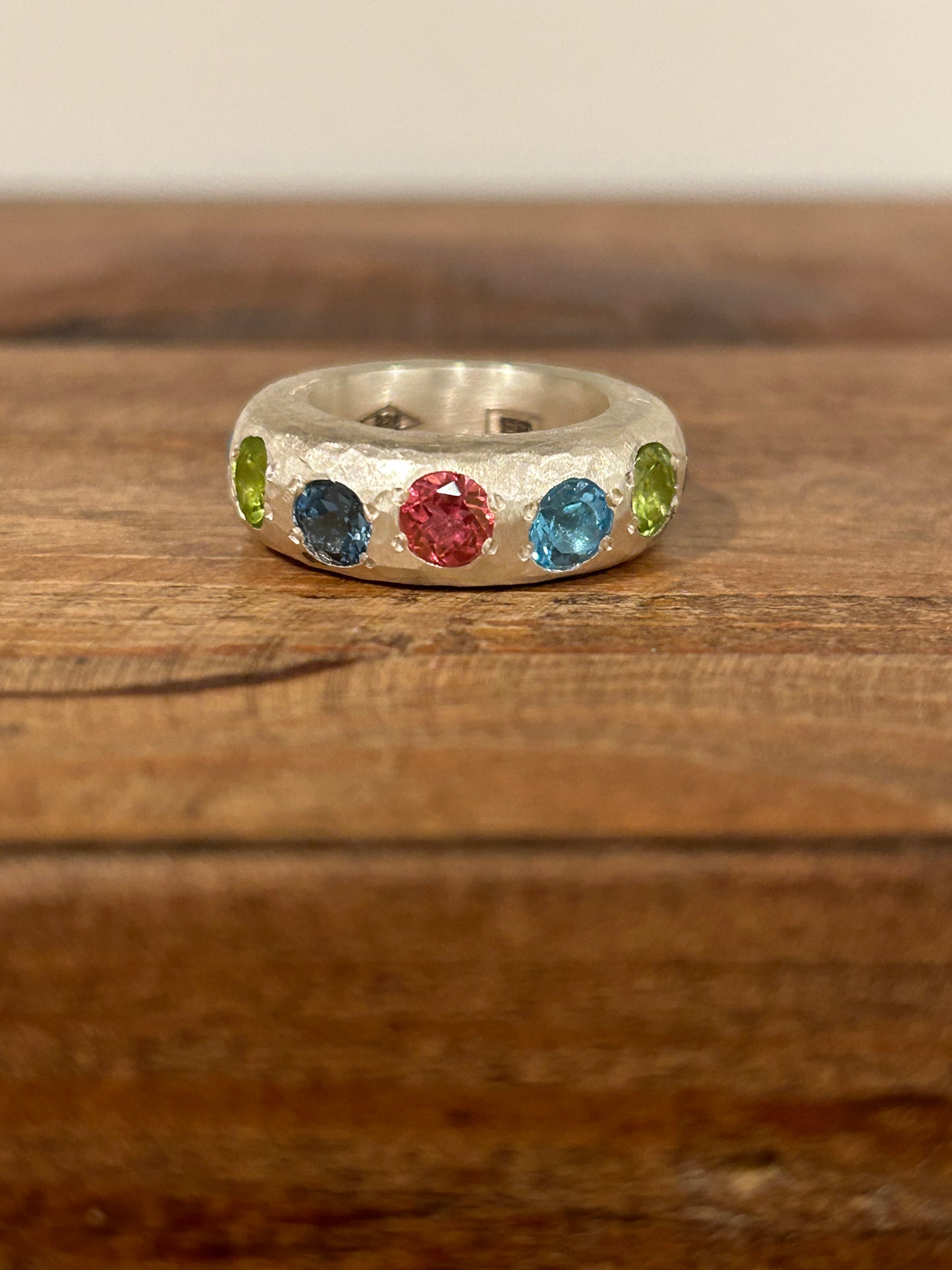 Jumbo Leo Ring - Seychelles