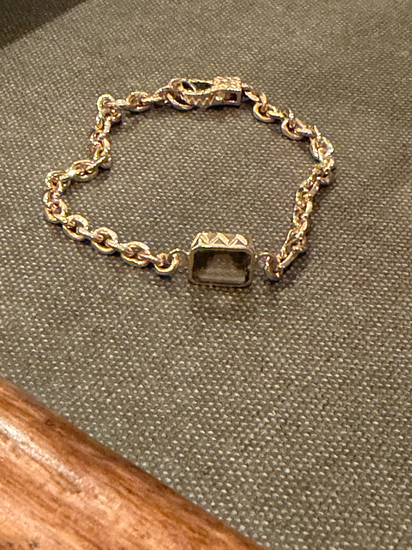 18kt Lion Bracelet - Smoky