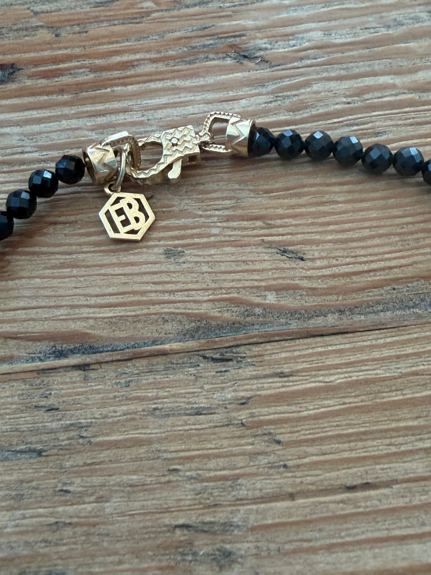 Quen Necklace - Black diamond