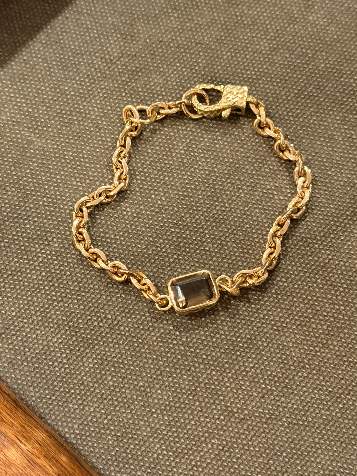 18kt Lion Bracelet - Smoky