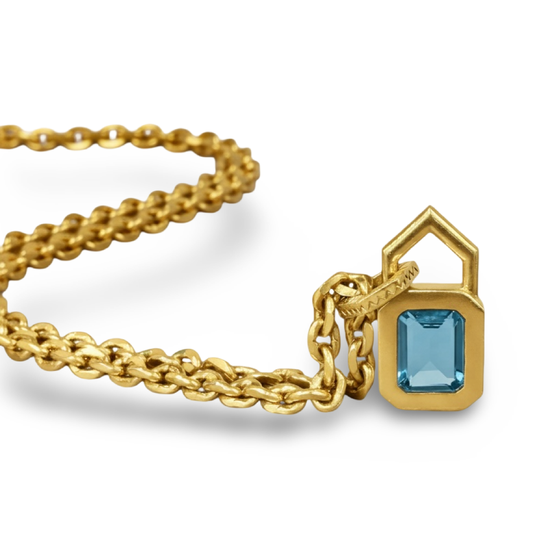 Epitome Pendant - 18kt Swiss