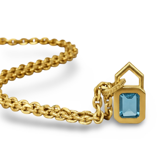 Epitome Pendant - 18kt Swiss