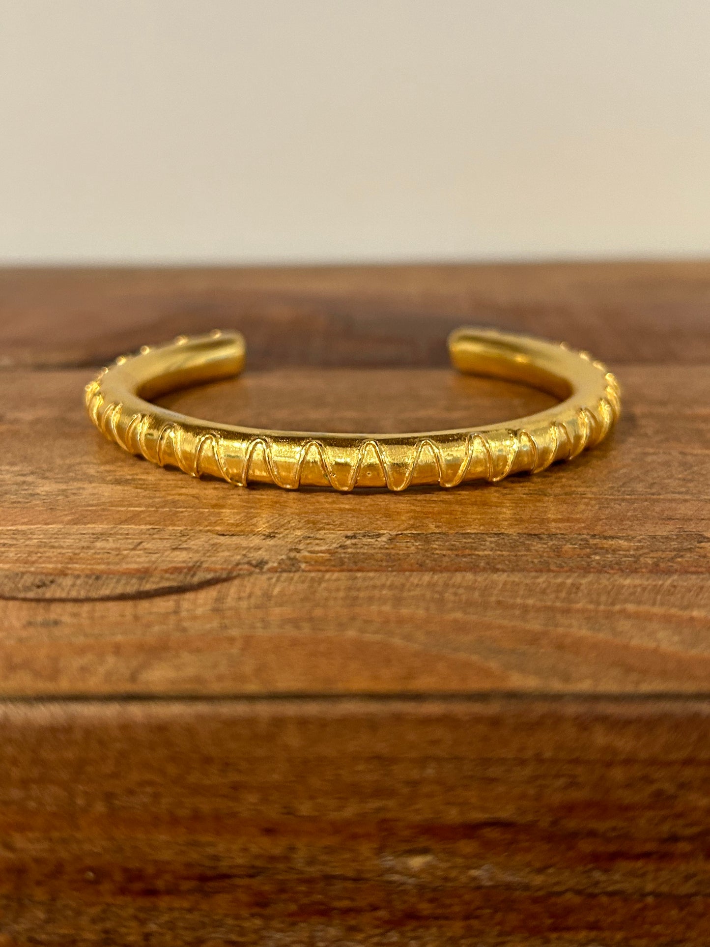 Jacob Vine Cuff - 18kt