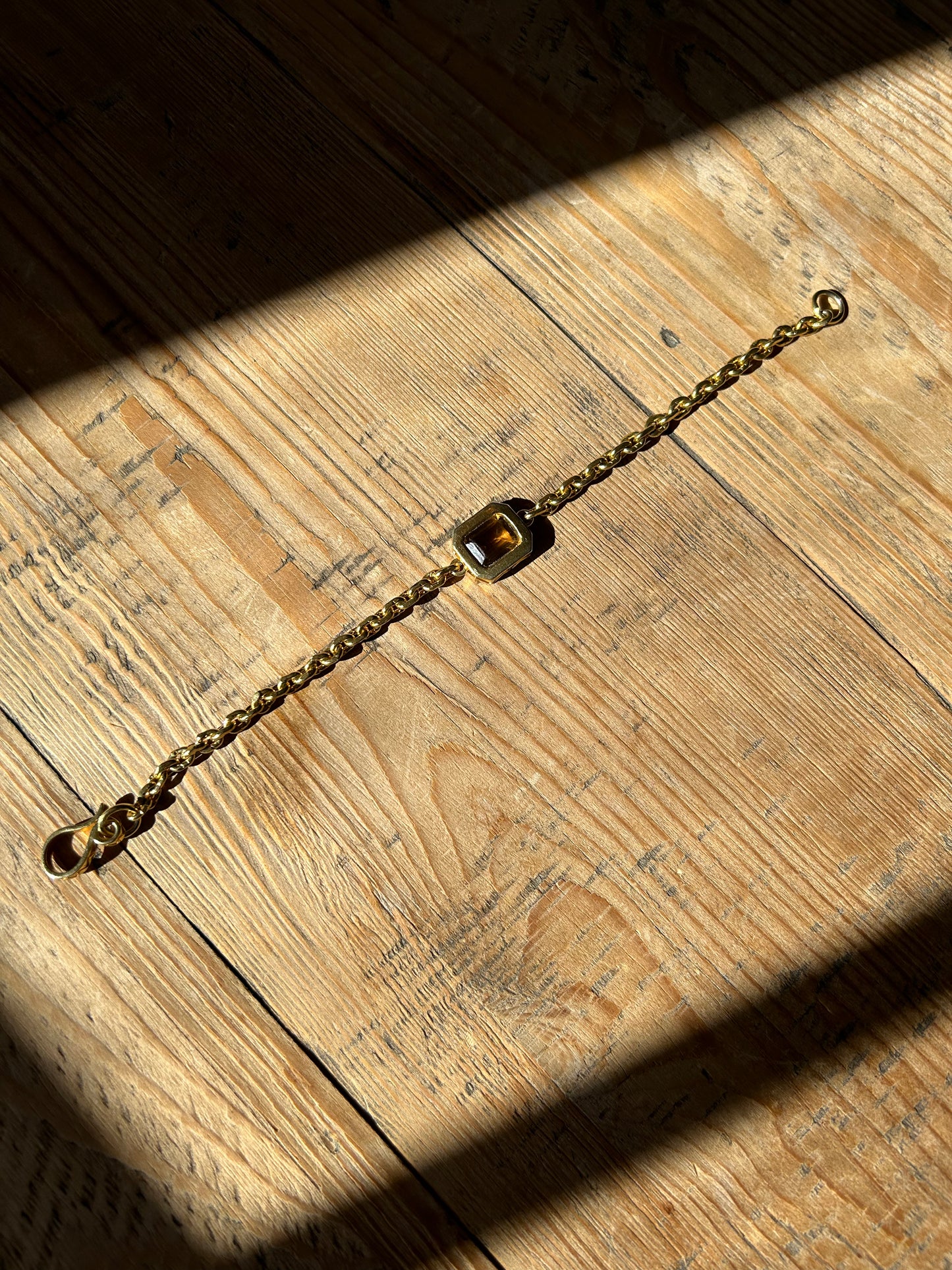 18kt Lion Bracelet - Smoky